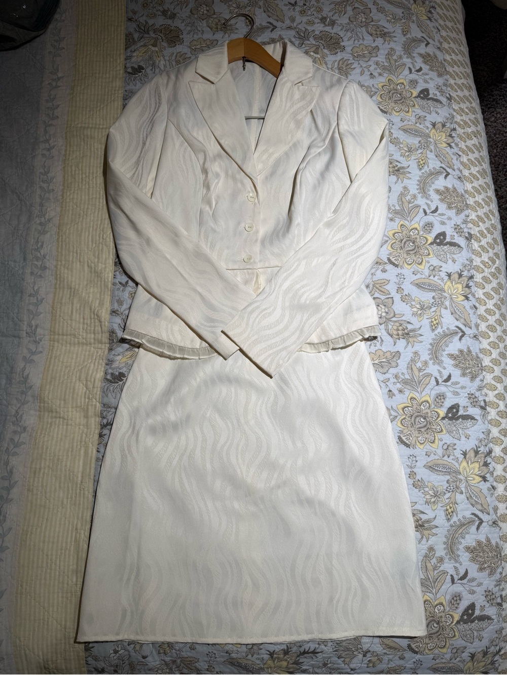 Ruby Rox Cream Textured Ruffle-Hem Blazer - Picture 14 of 14